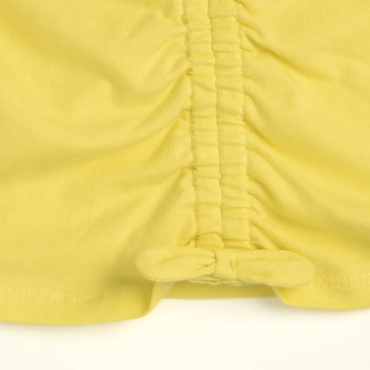 Completo maglietta con pantaloni corti fantasia