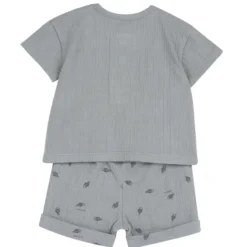 Completo maglietta e pantaloni corti