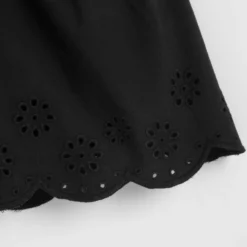 Pantaloni corti con fondo in Sangallo
