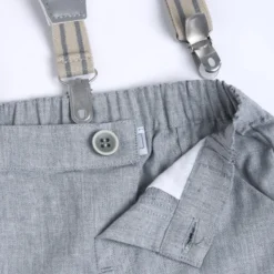 Pantaloni lunghi con bretelle
